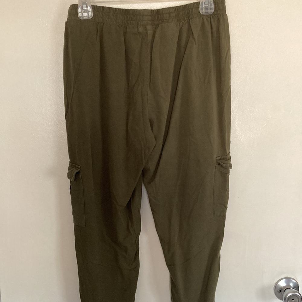 🖤 Socialite Junior’s Olive Joggers w/ Elastic Waistband (size L) - Picture 2 of 8
